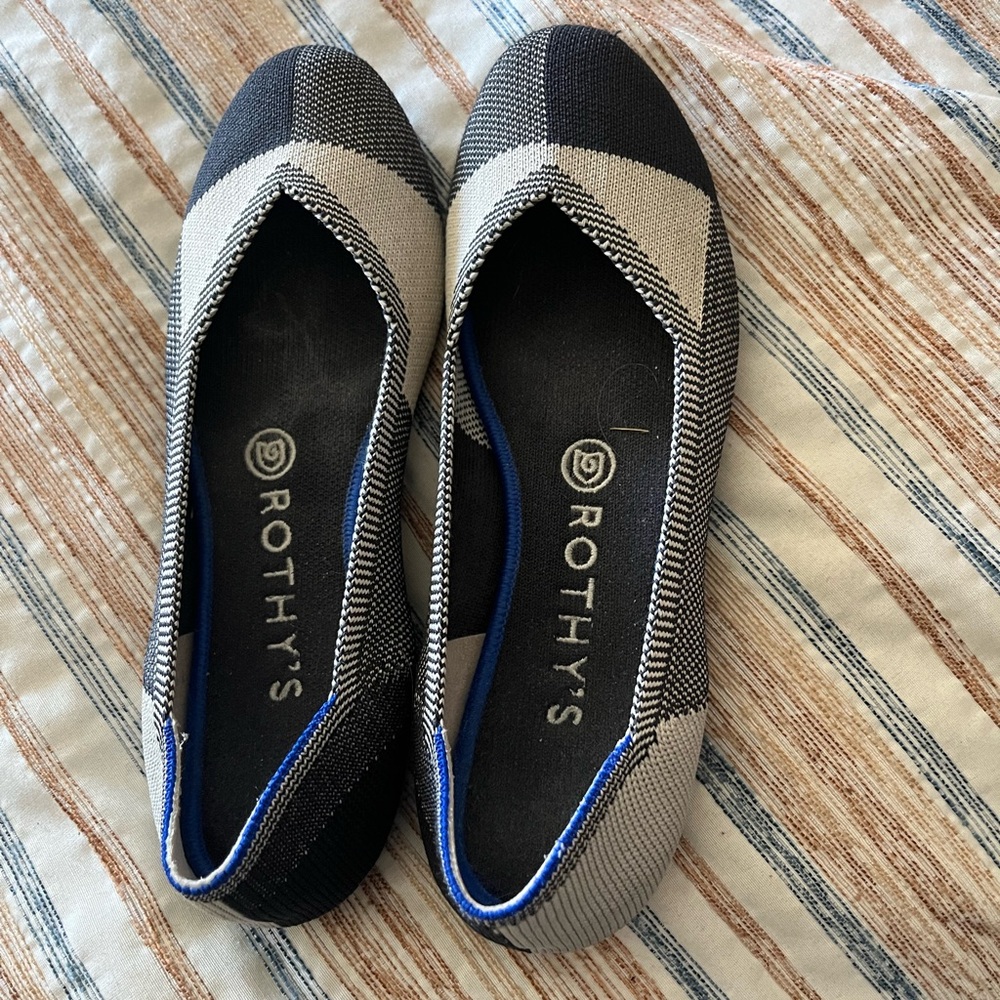Rothy’s shoes in Size 7.